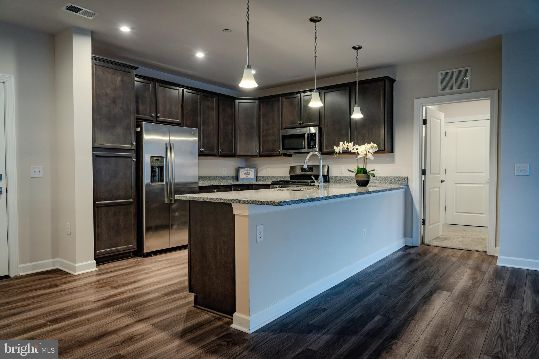 3925 FAIR RIDGE DRIVE 304