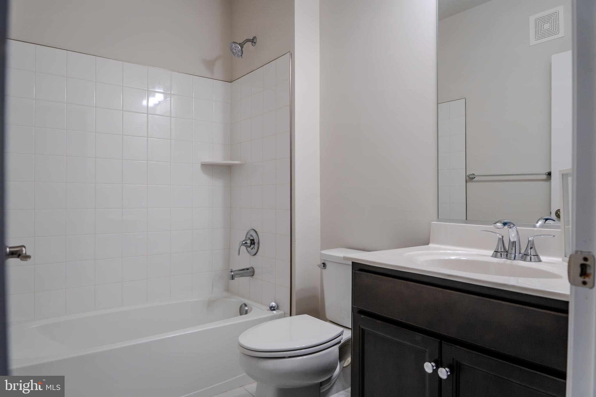 3925 FAIR RIDGE DRIVE 304