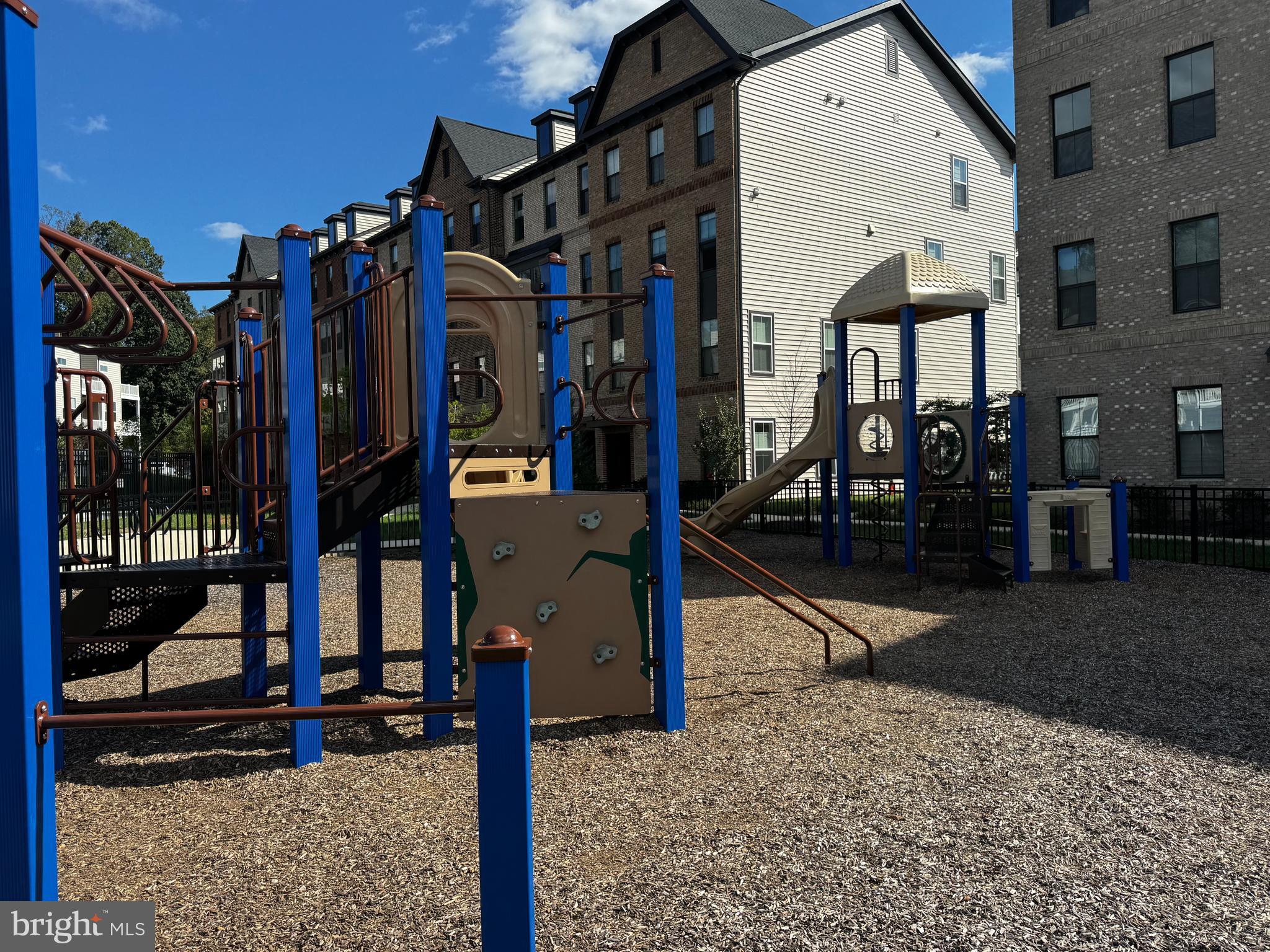 3925 FAIR RIDGE DRIVE 304