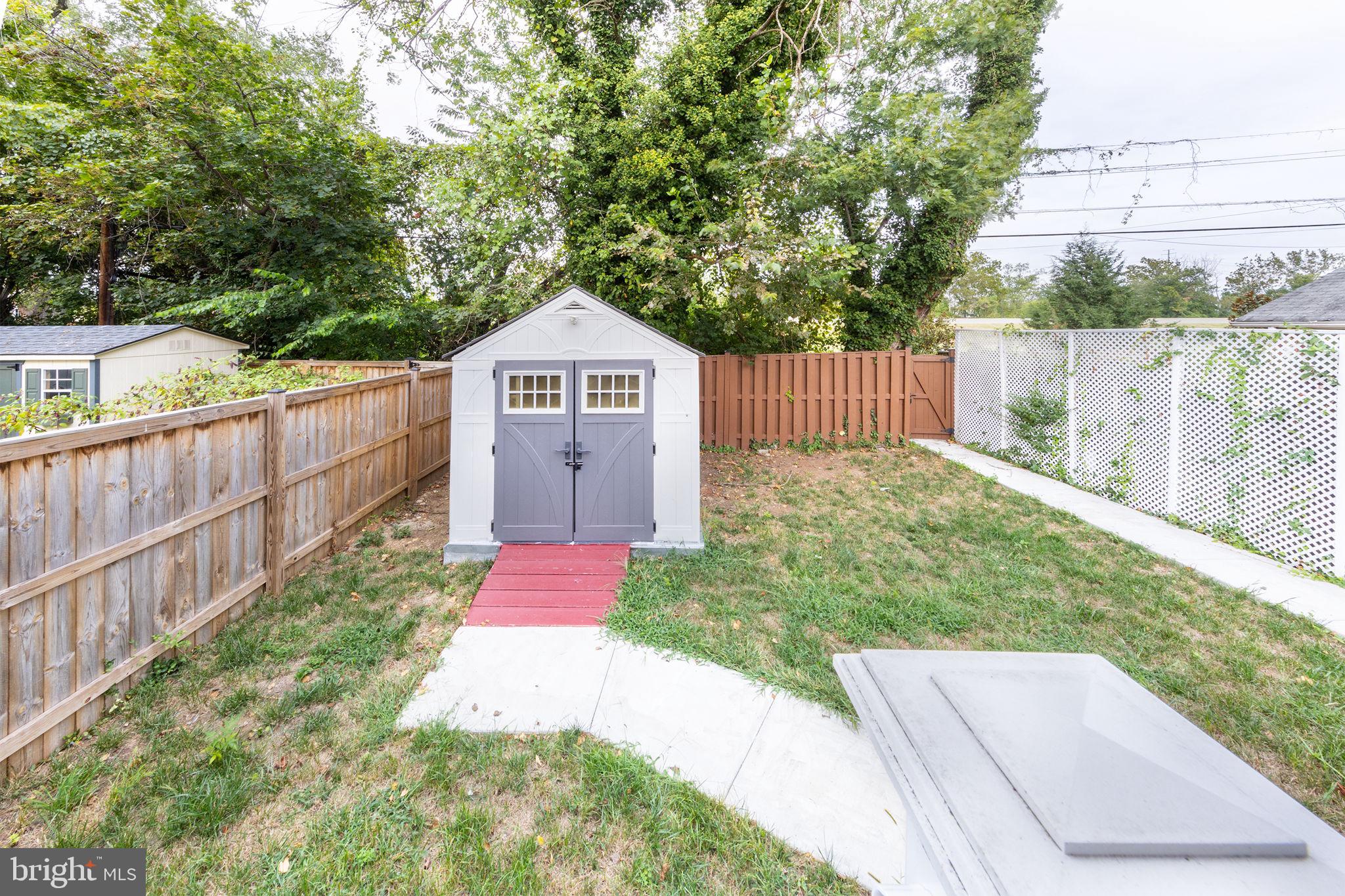 2258 ARLINGTON TERRACE