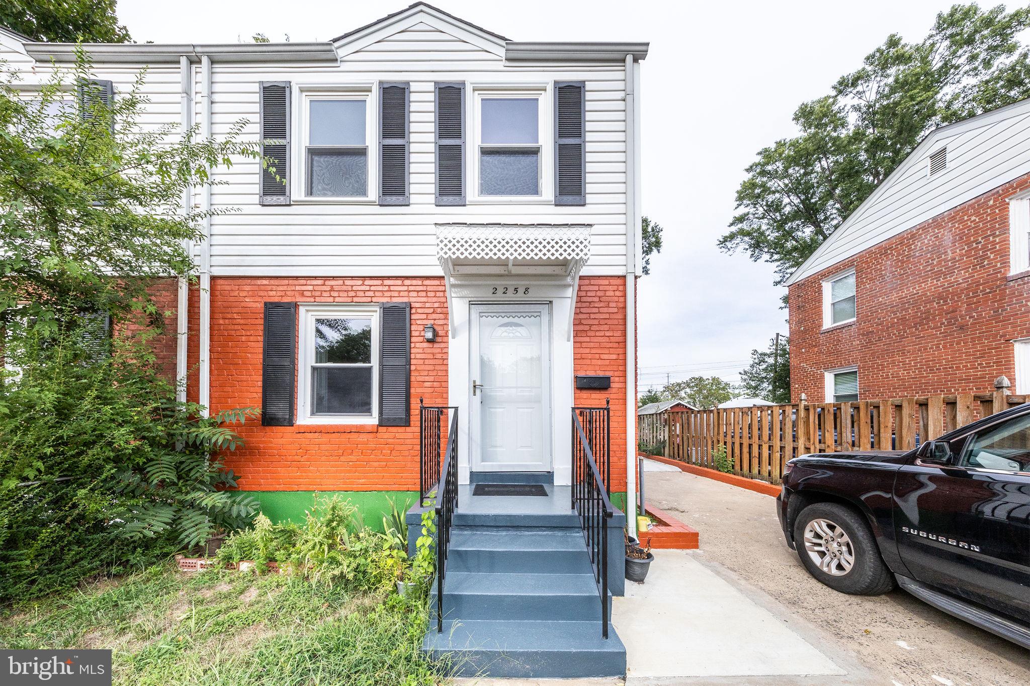 2258 ARLINGTON TERRACE