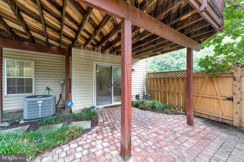 1718 STUART POINTE LANE