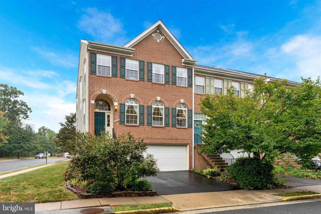 1718 STUART POINTE LANE
