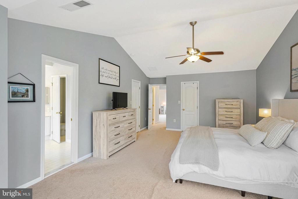 1718 STUART POINTE LANE