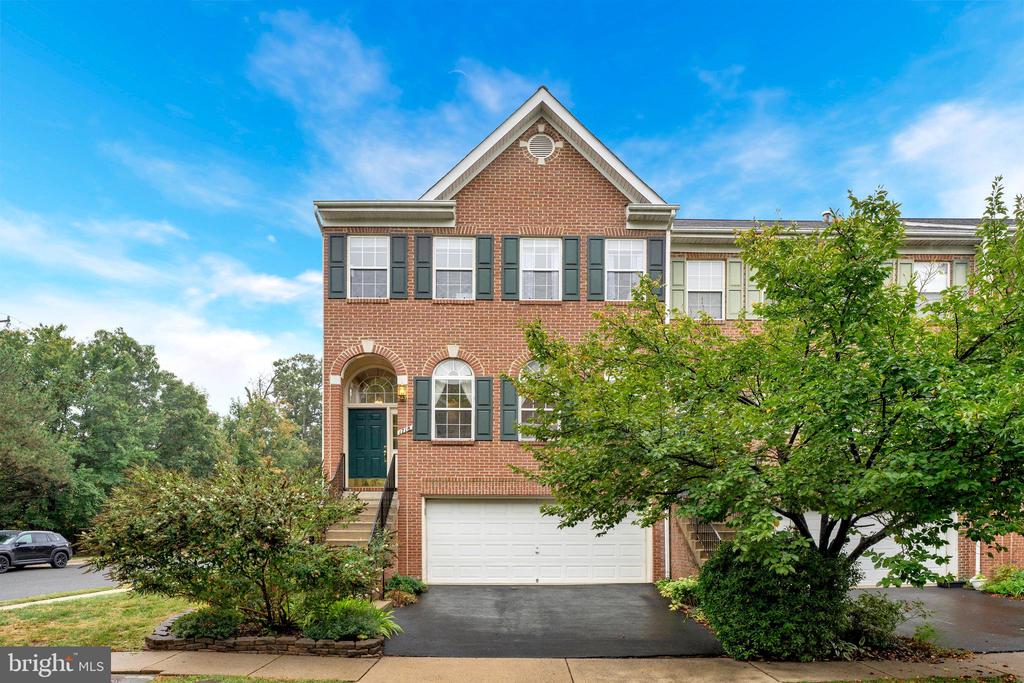 1718 STUART POINTE LANE