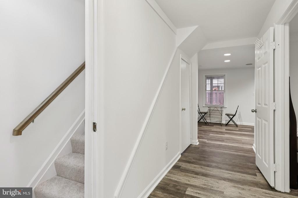 7673 NORTHERN OAKS COURT