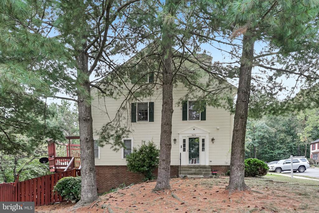 7673 NORTHERN OAKS COURT