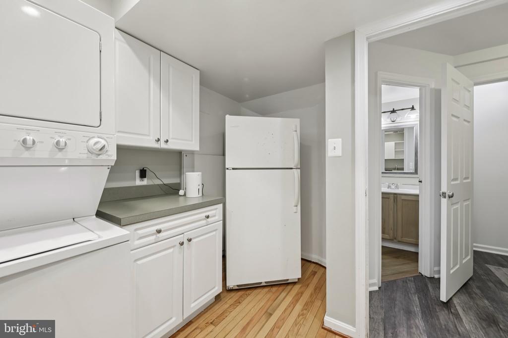 7673 NORTHERN OAKS COURT