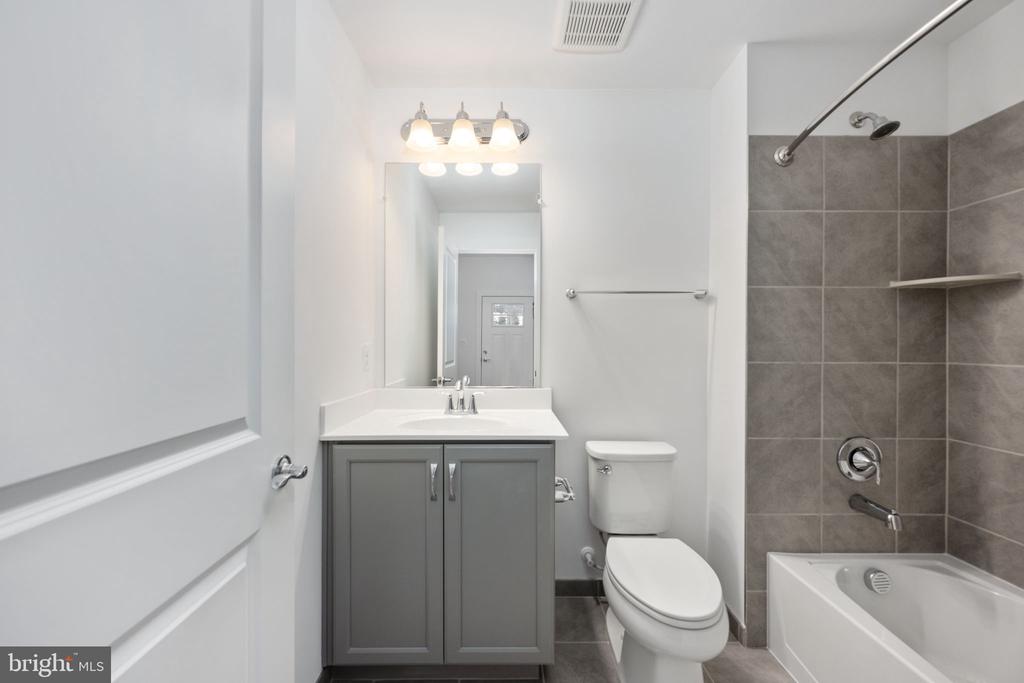 7404 ROCKY CREEK TERRACE