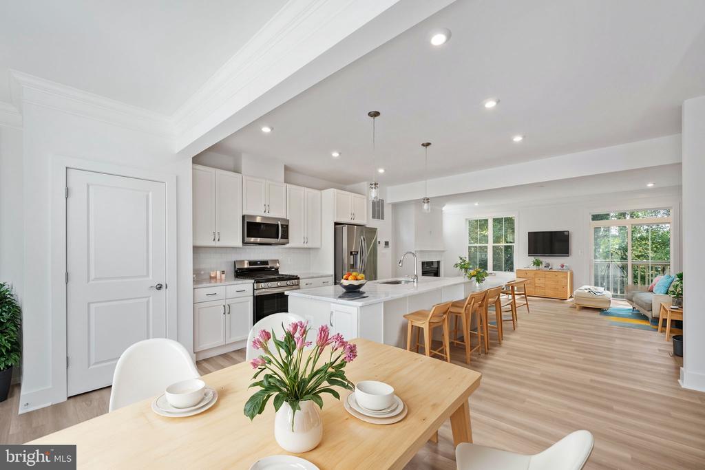 7404 ROCKY CREEK TERRACE