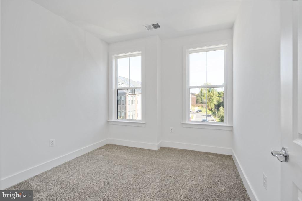 7404 ROCKY CREEK TERRACE