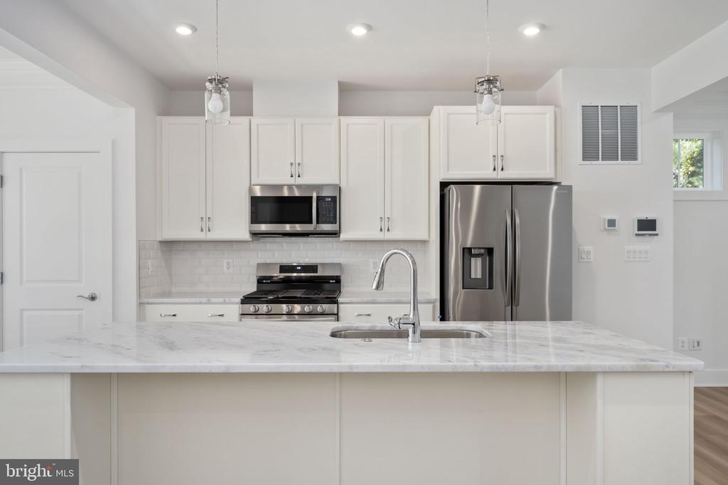 7404 ROCKY CREEK TERRACE