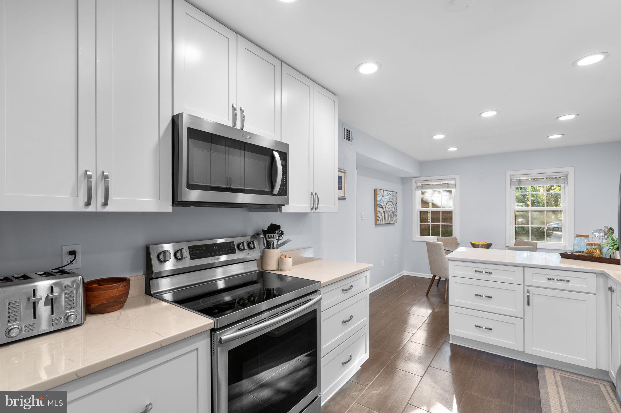 11735 NORTH SHORE DRIVE