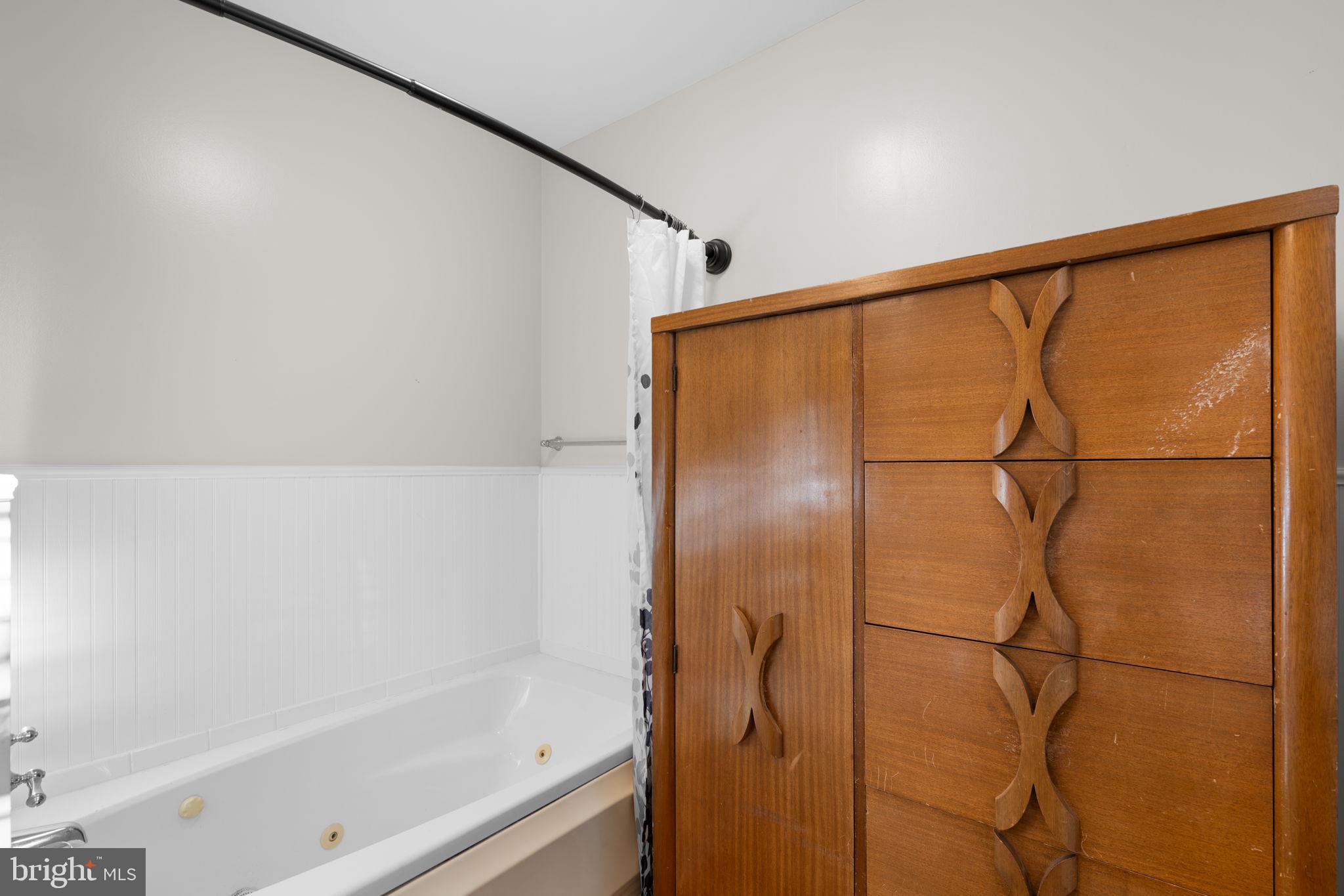 11735 NORTH SHORE DRIVE