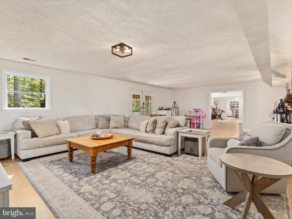 11119 COROBON LANE