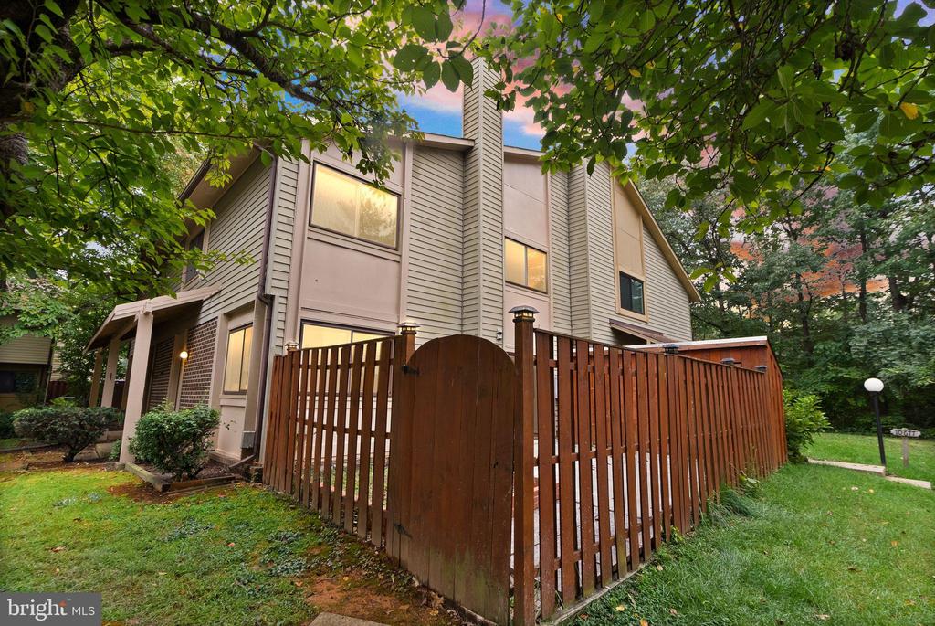 10679 SPRING OAK COURT