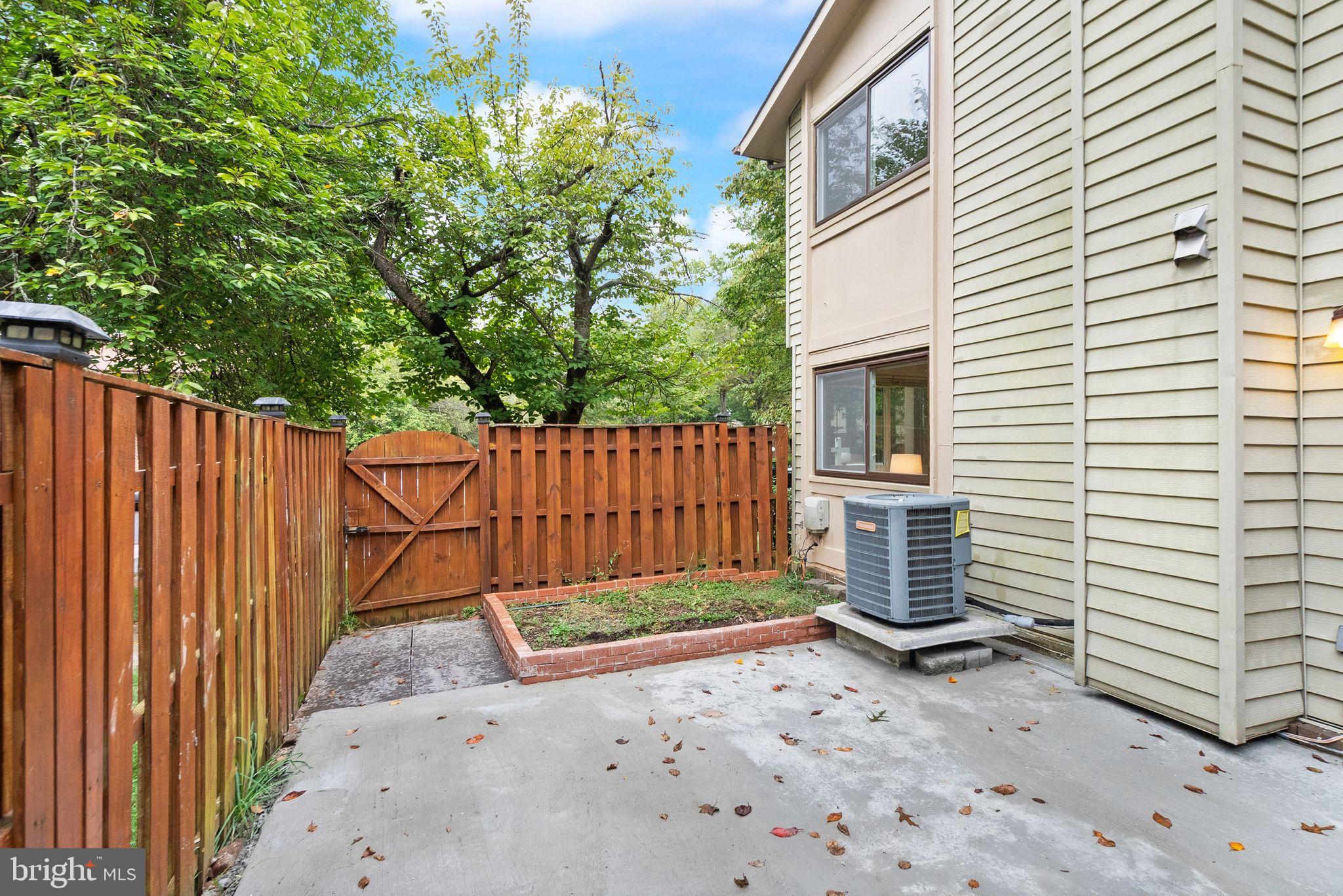 10679 SPRING OAK COURT