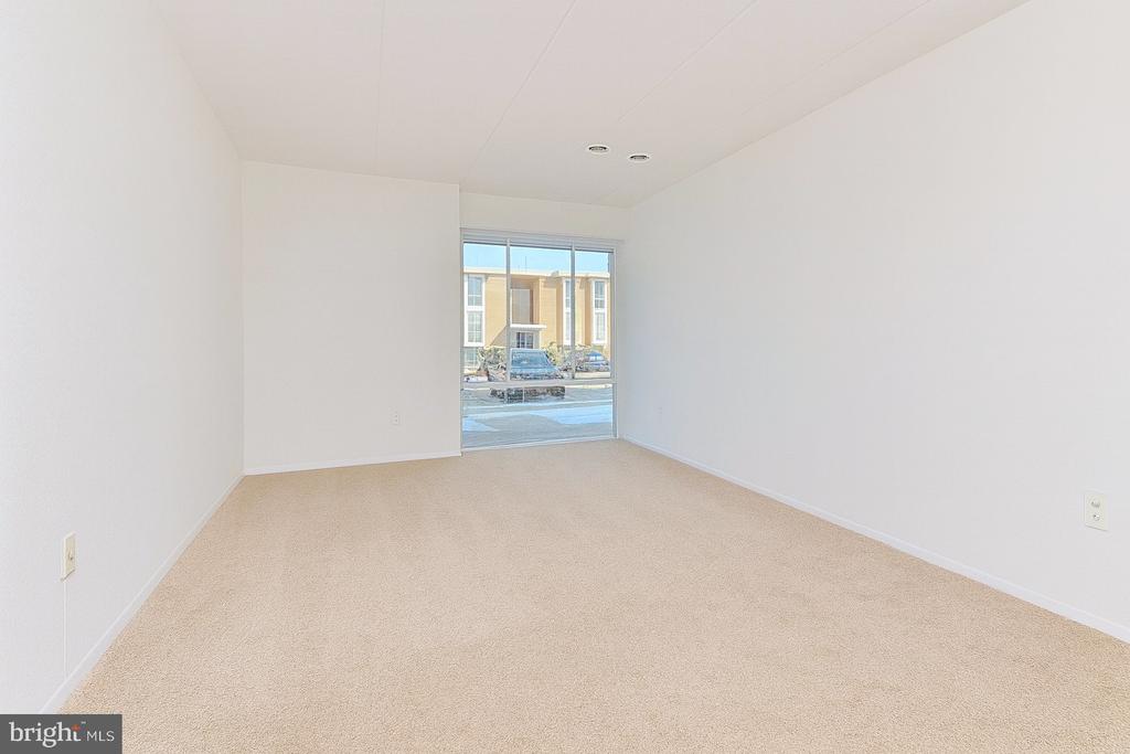 2631 REDCOAT DR #205,FAIRFAX Unit: 205