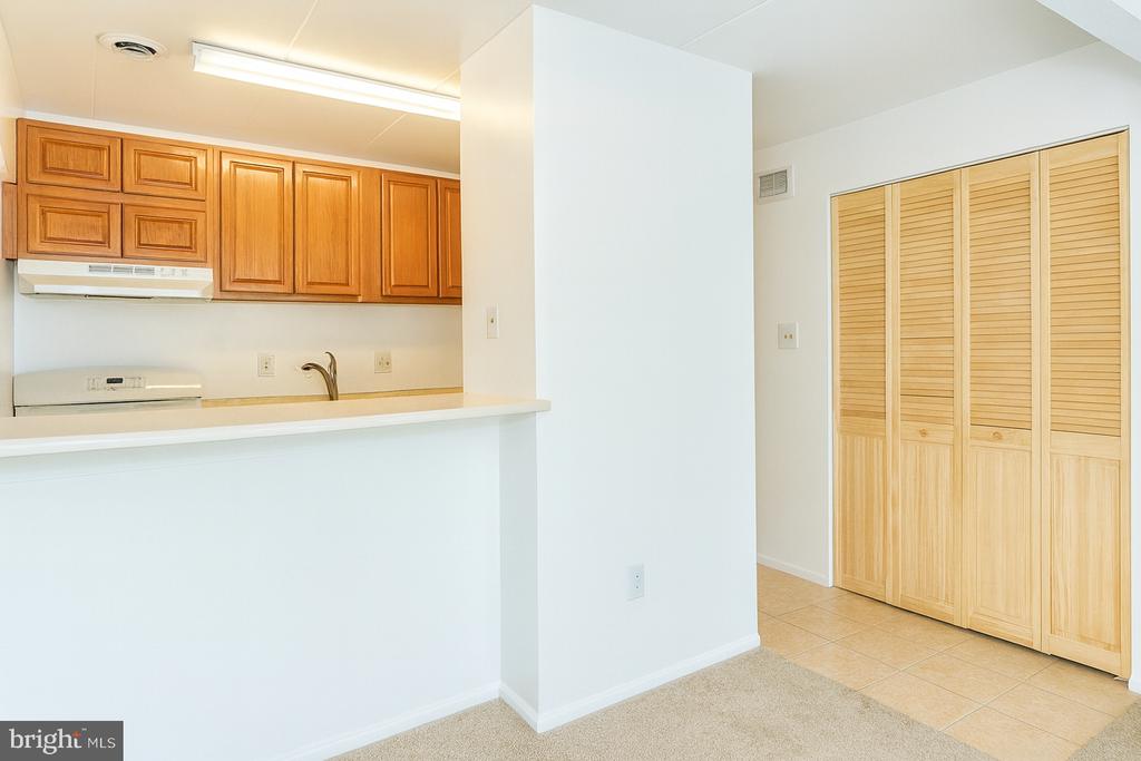 2631 REDCOAT DR #205,FAIRFAX Unit: 205