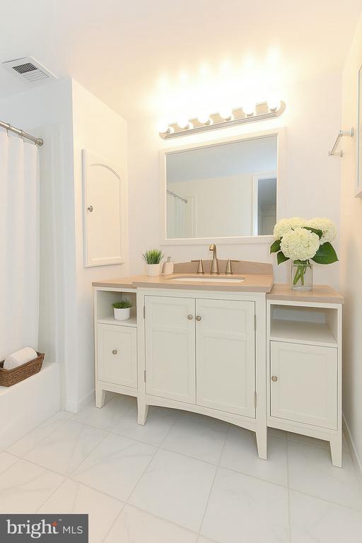 2631 REDCOAT DR #205,FAIRFAX Unit: 205