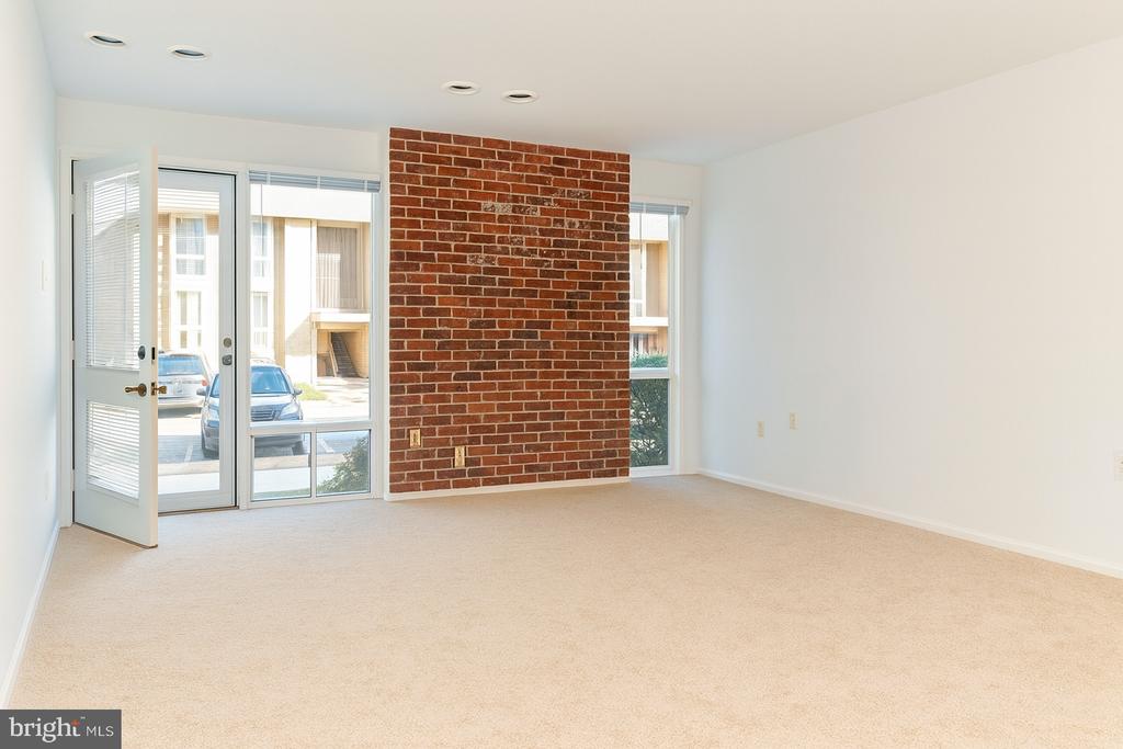 2631 REDCOAT DR #205,FAIRFAX Unit: 205