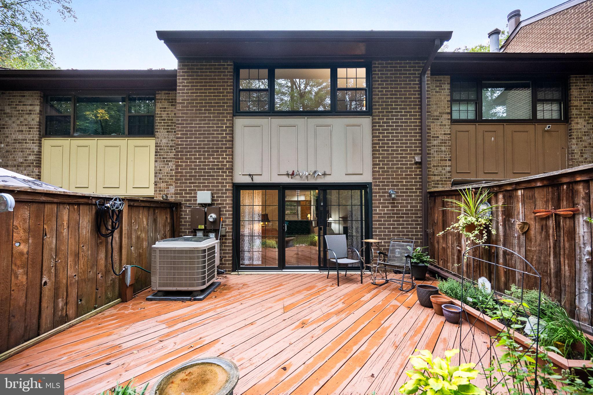 2027 HEADLANDS CIRCLE