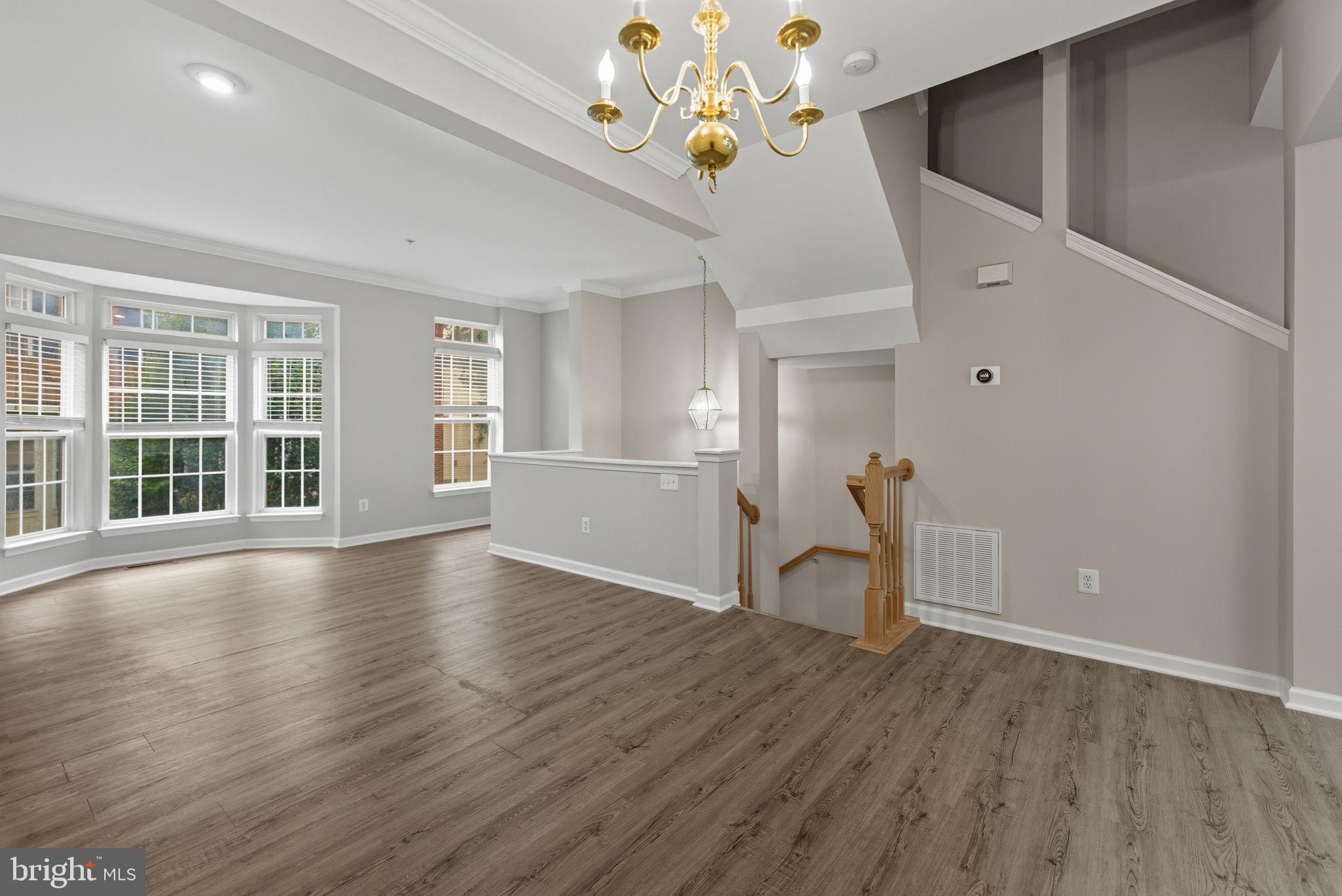 2714 MANHATTAN PLACE