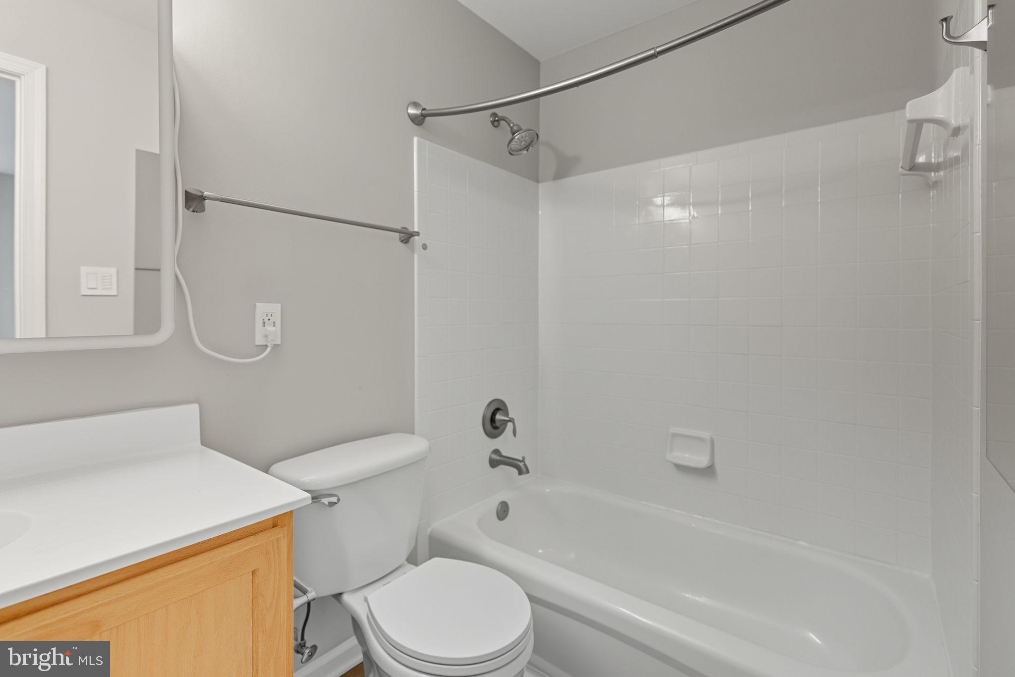 2714 MANHATTAN PLACE