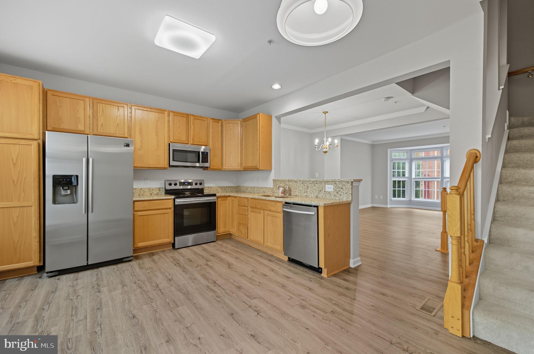 2714 MANHATTAN PLACE