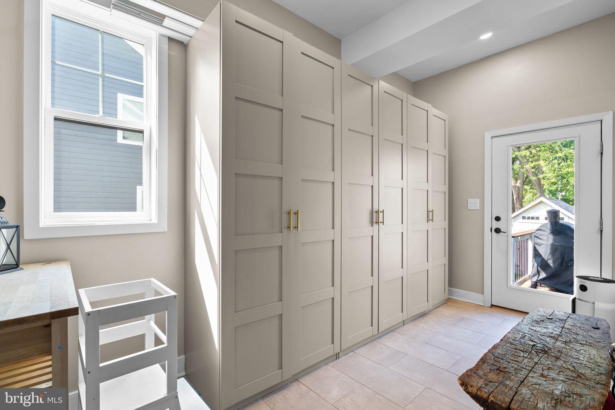 2854 FAIRMONT STREET