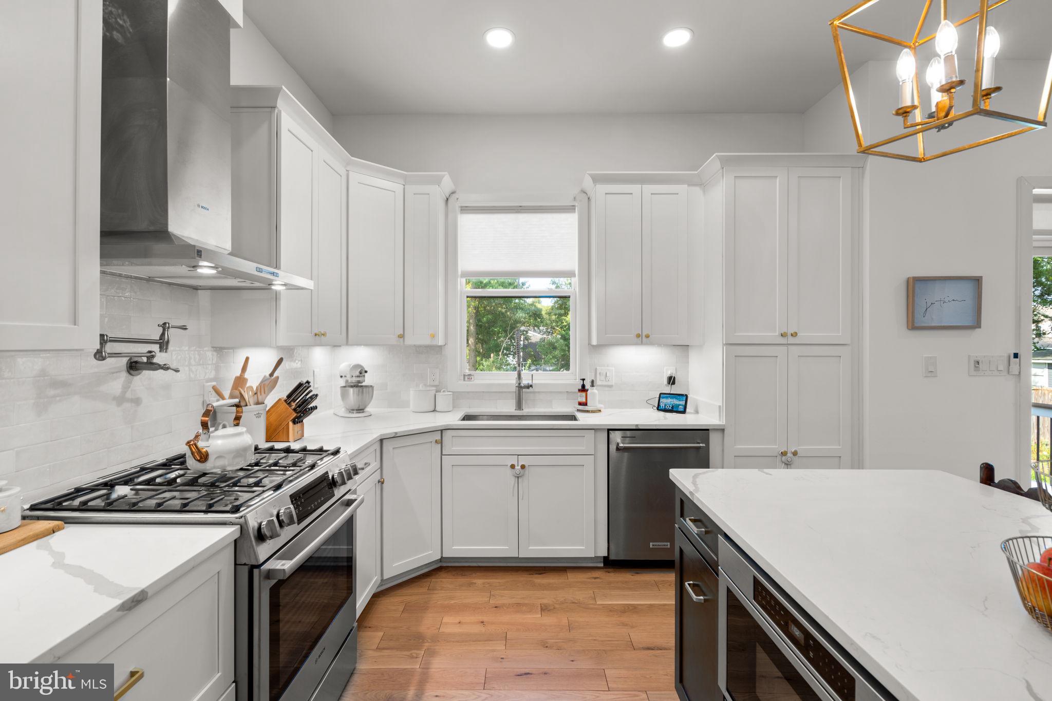 2854 FAIRMONT STREET