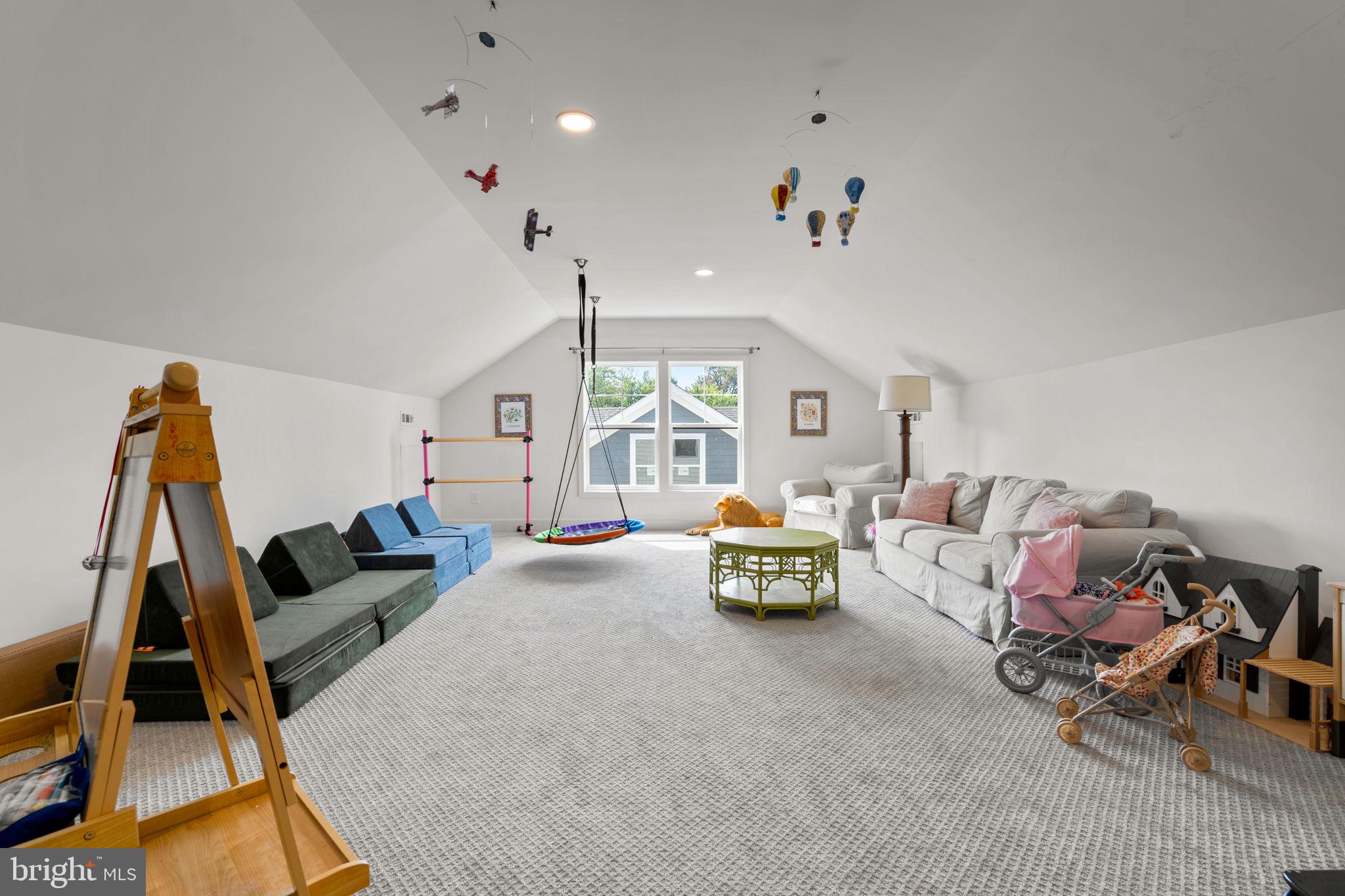 2854 FAIRMONT STREET