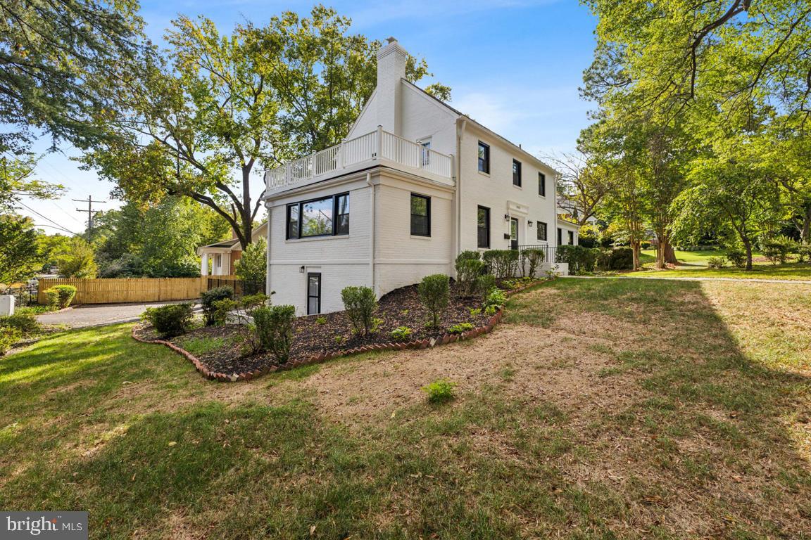 1901 BELLE HAVEN ROAD