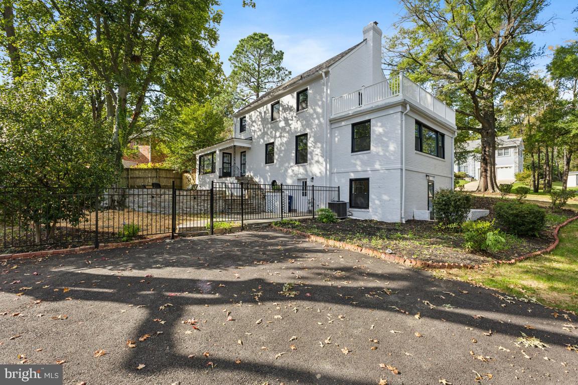 1901 BELLE HAVEN ROAD
