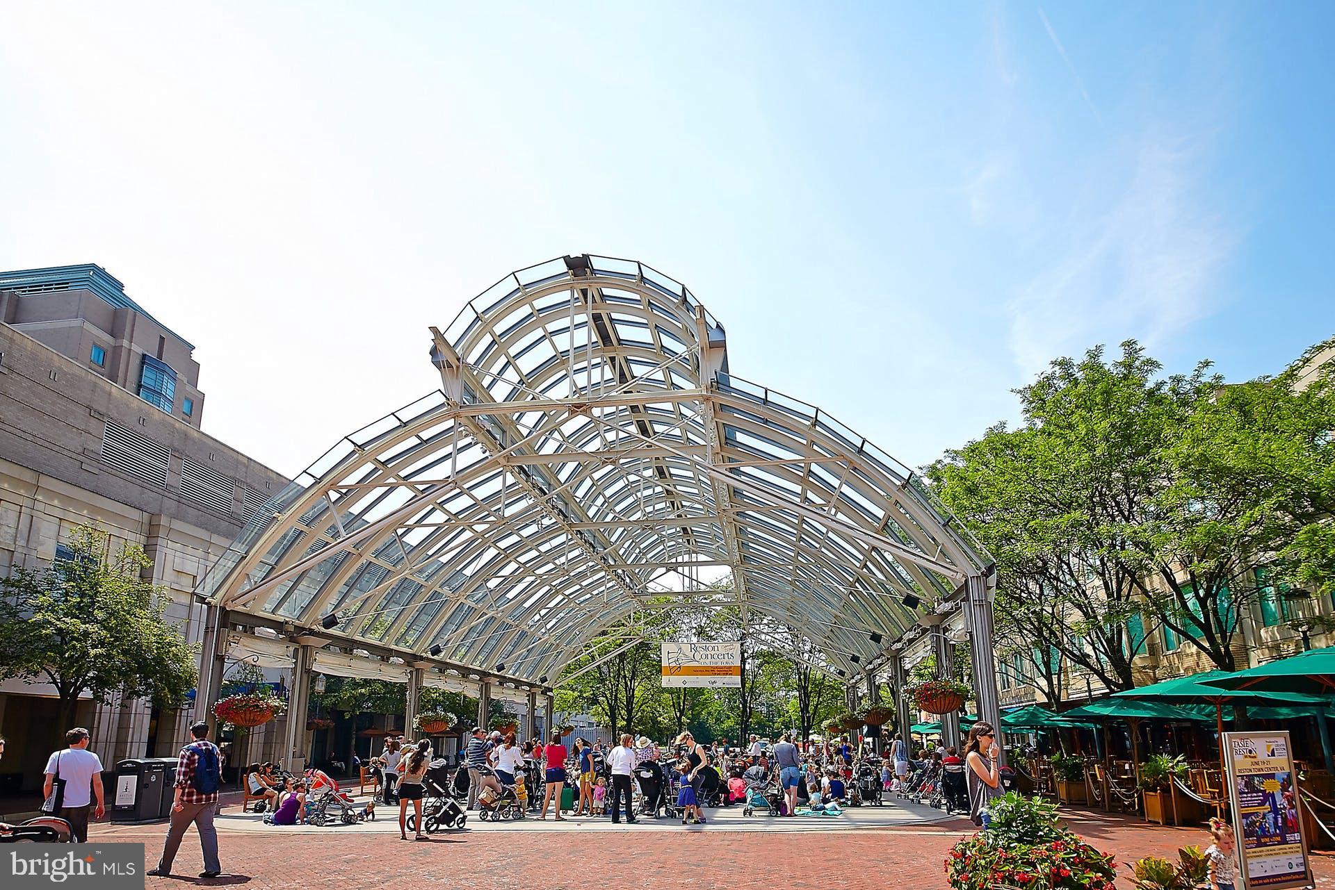 1670 PARKCREST CIRCLE 3B/300