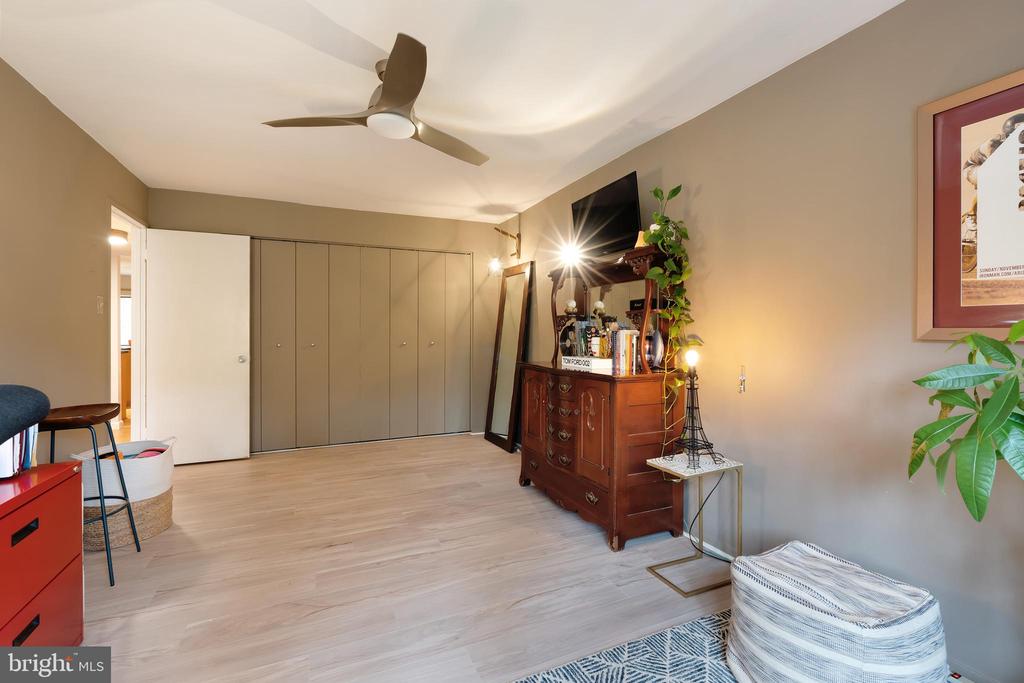 1670 PARKCREST CIRCLE 3B/300