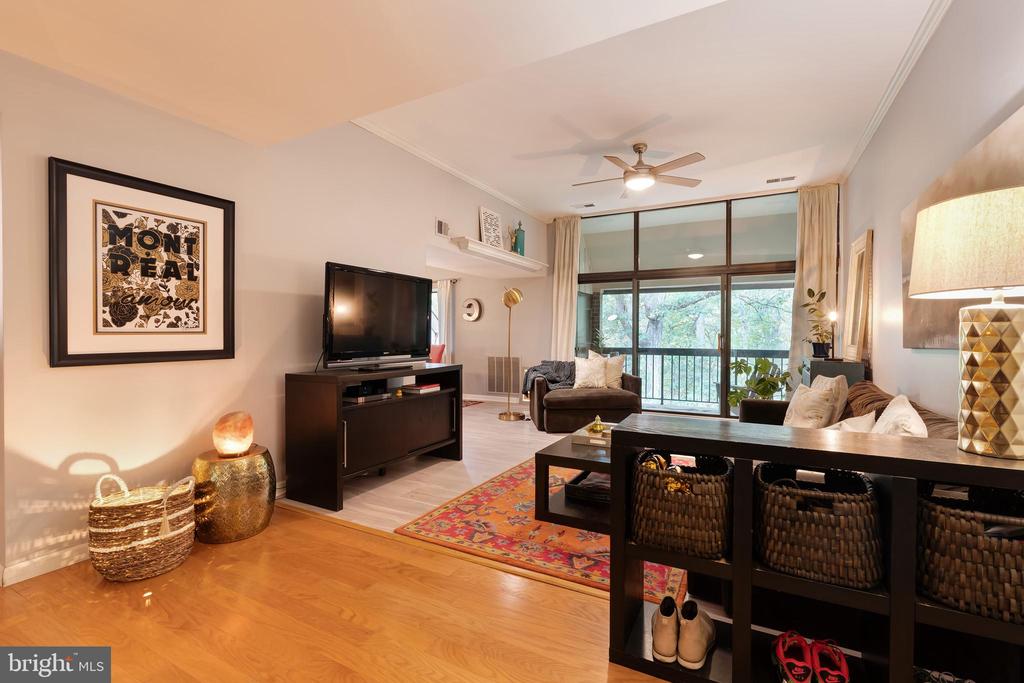1670 PARKCREST CIRCLE 3B/300