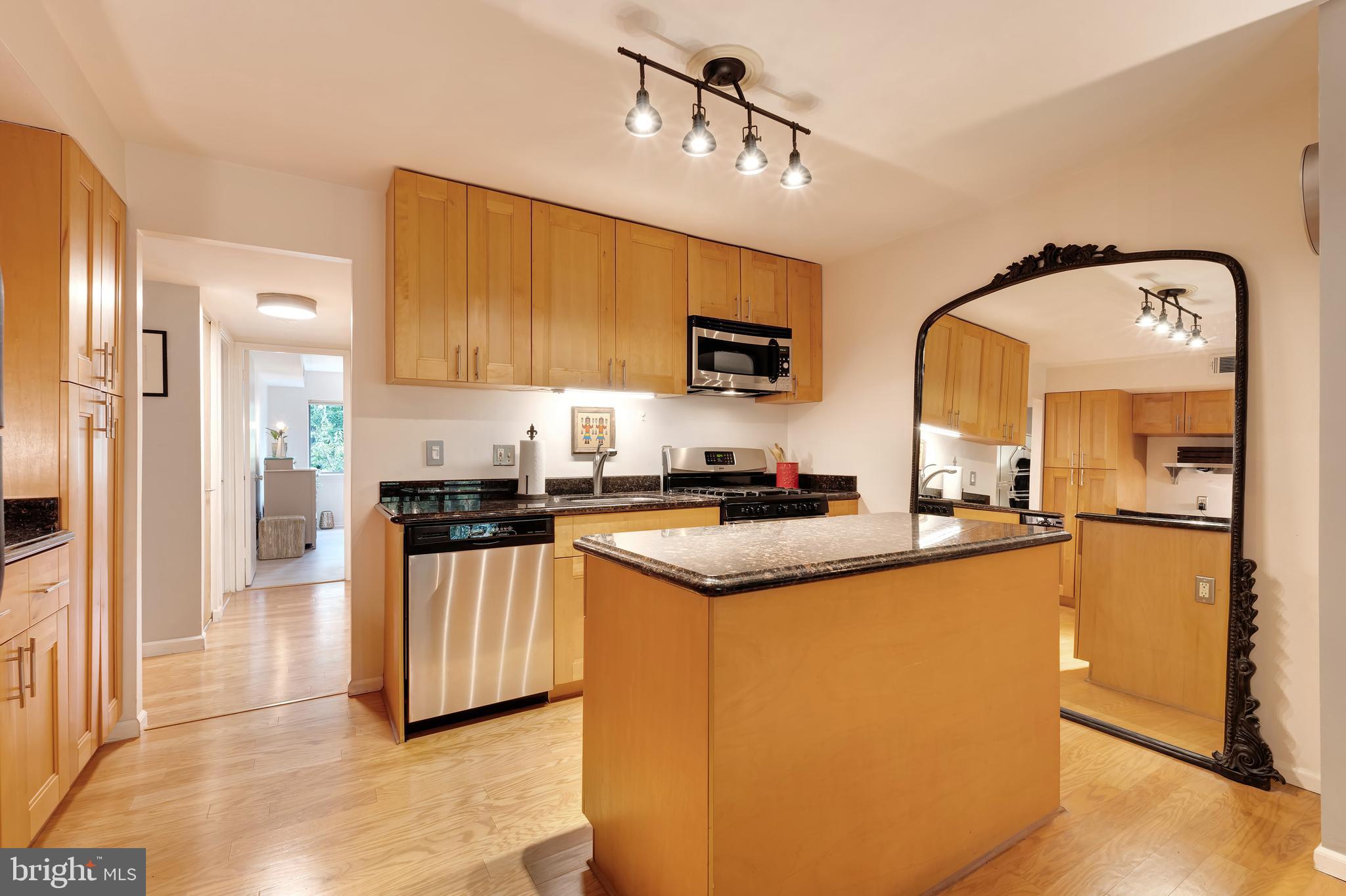 1670 PARKCREST CIRCLE 3B/300