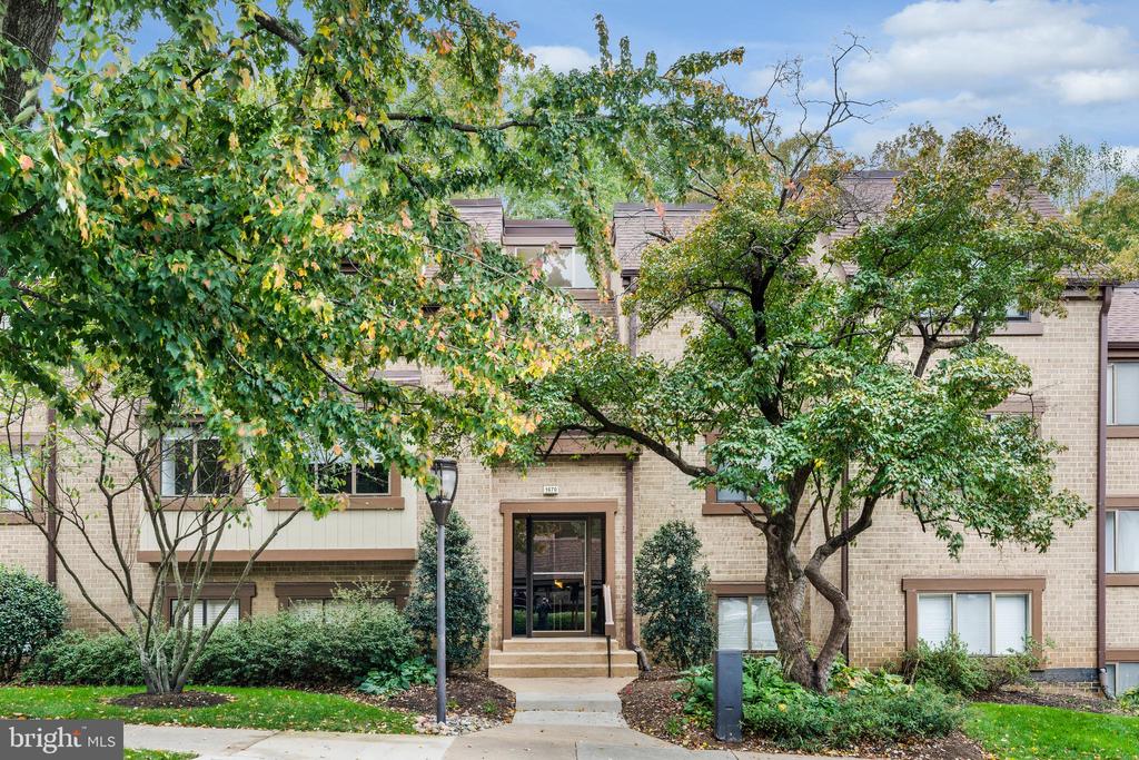 1670 PARKCREST CIRCLE 3B/300