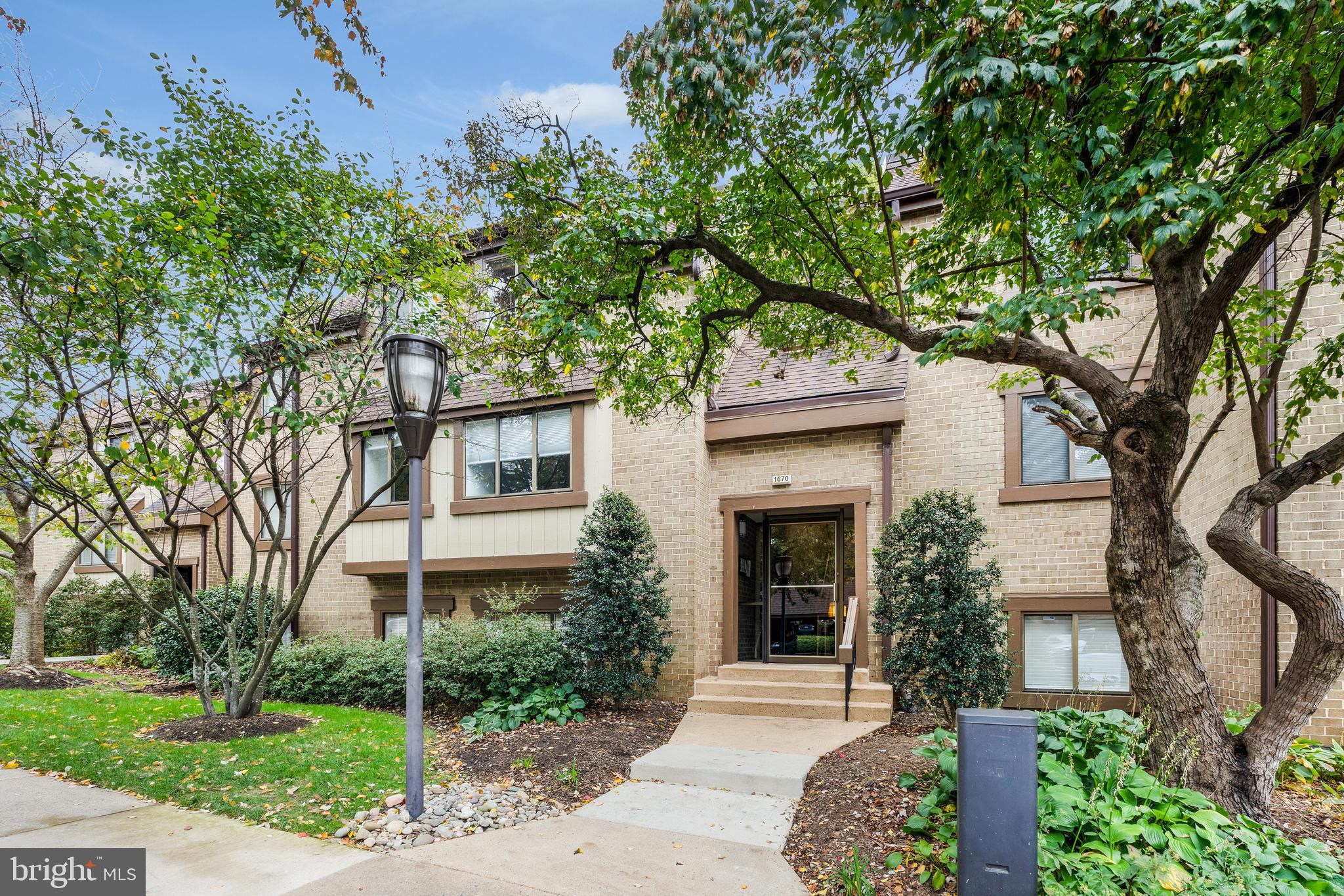 1670 PARKCREST CIRCLE 3B/300