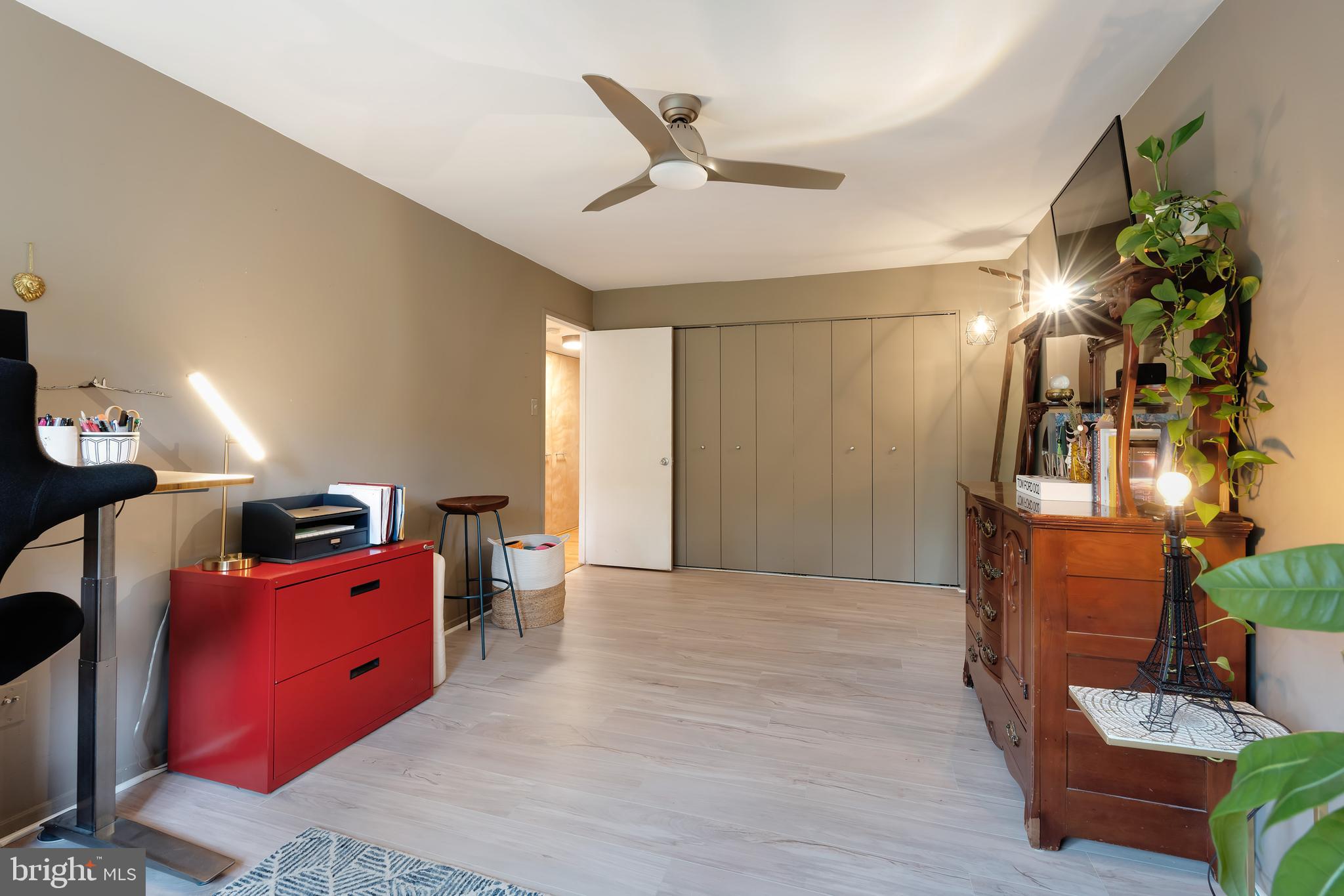 1670 PARKCREST CIRCLE 3B/300