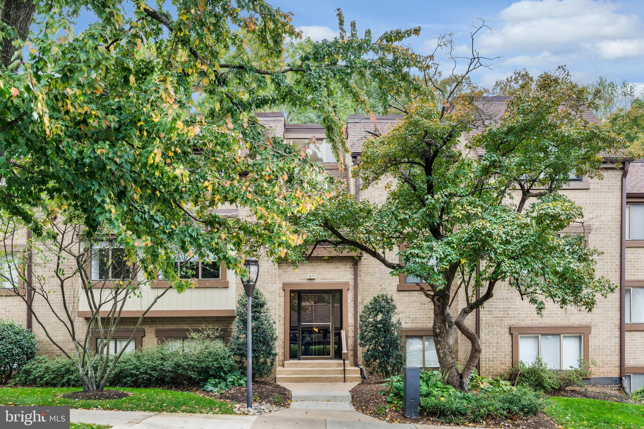 1670 PARKCREST CIRCLE 3B/300