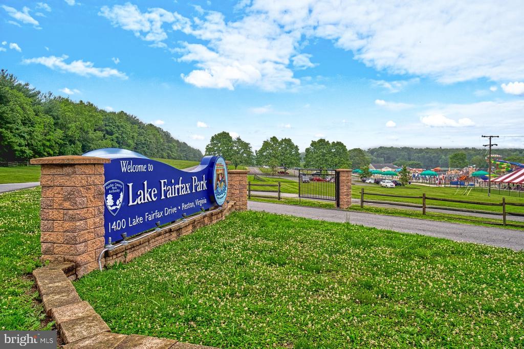 1670 PARKCREST CIRCLE 3B/300