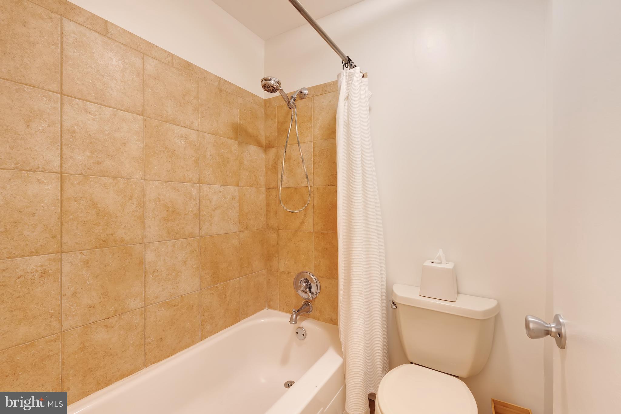 1670 PARKCREST CIRCLE 3B/300