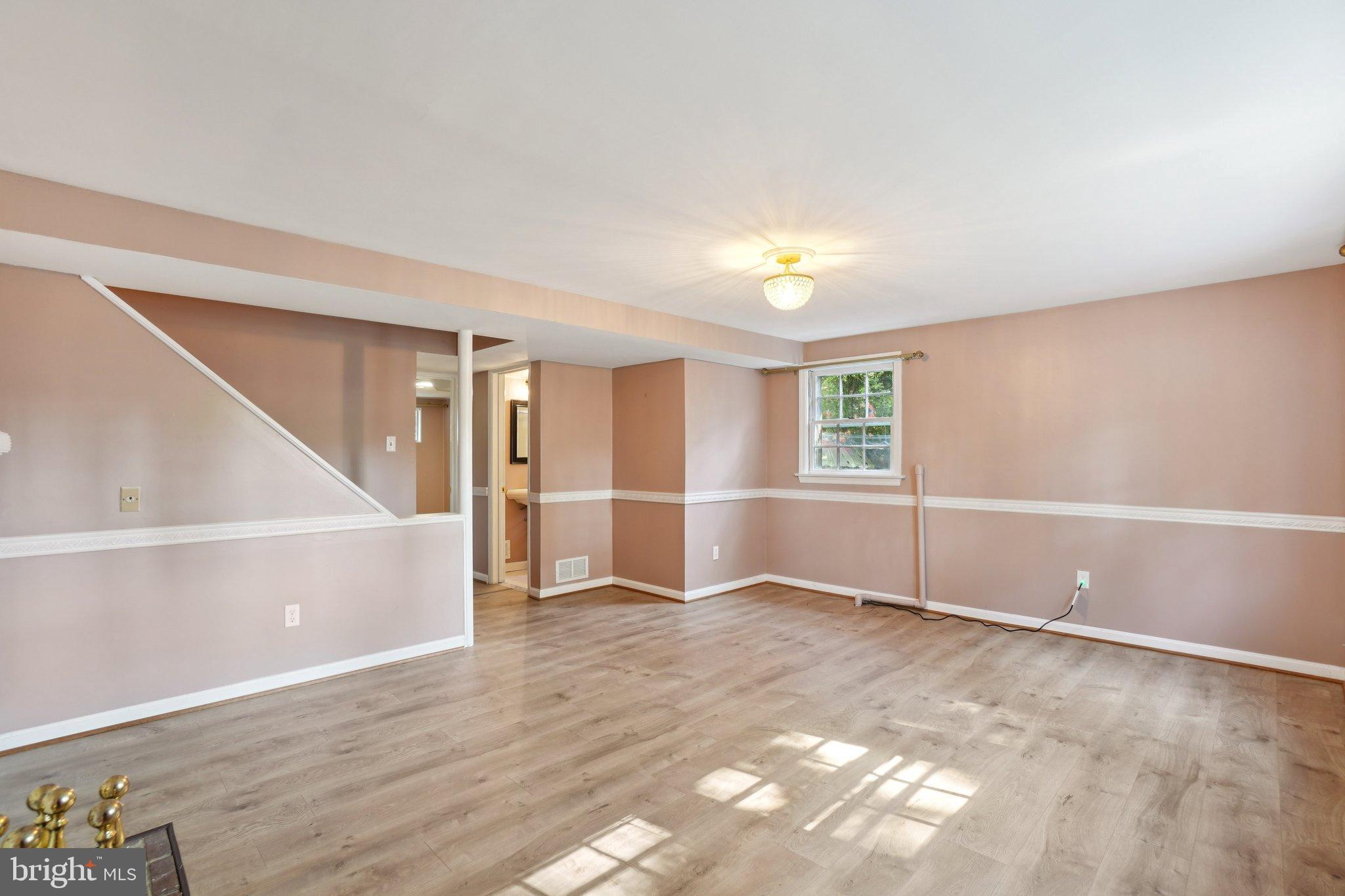 1913 COURTLAND ROAD