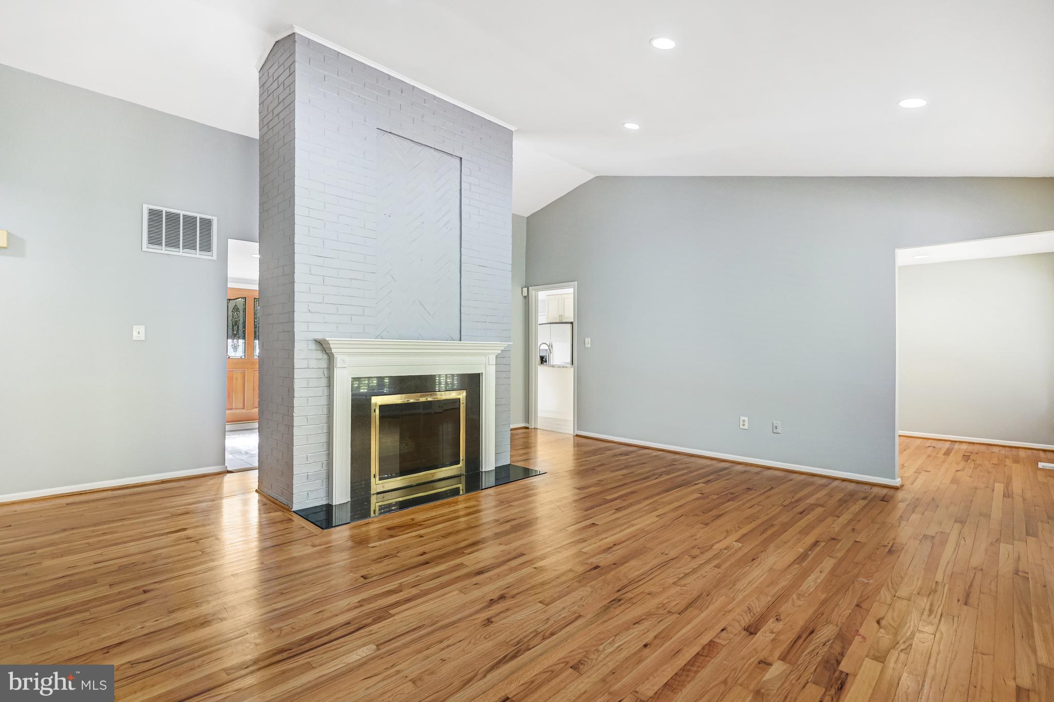 3712 MARYLAND STREET