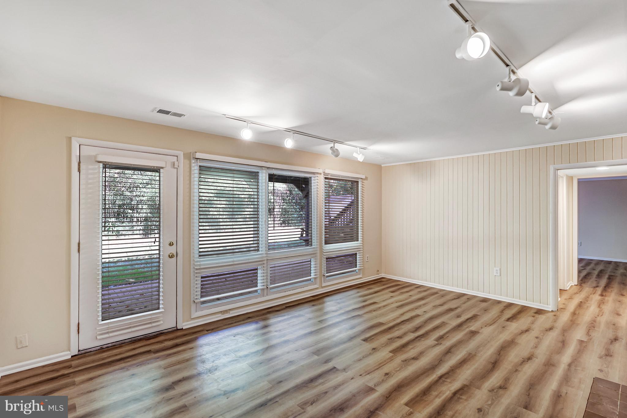 3712 MARYLAND STREET