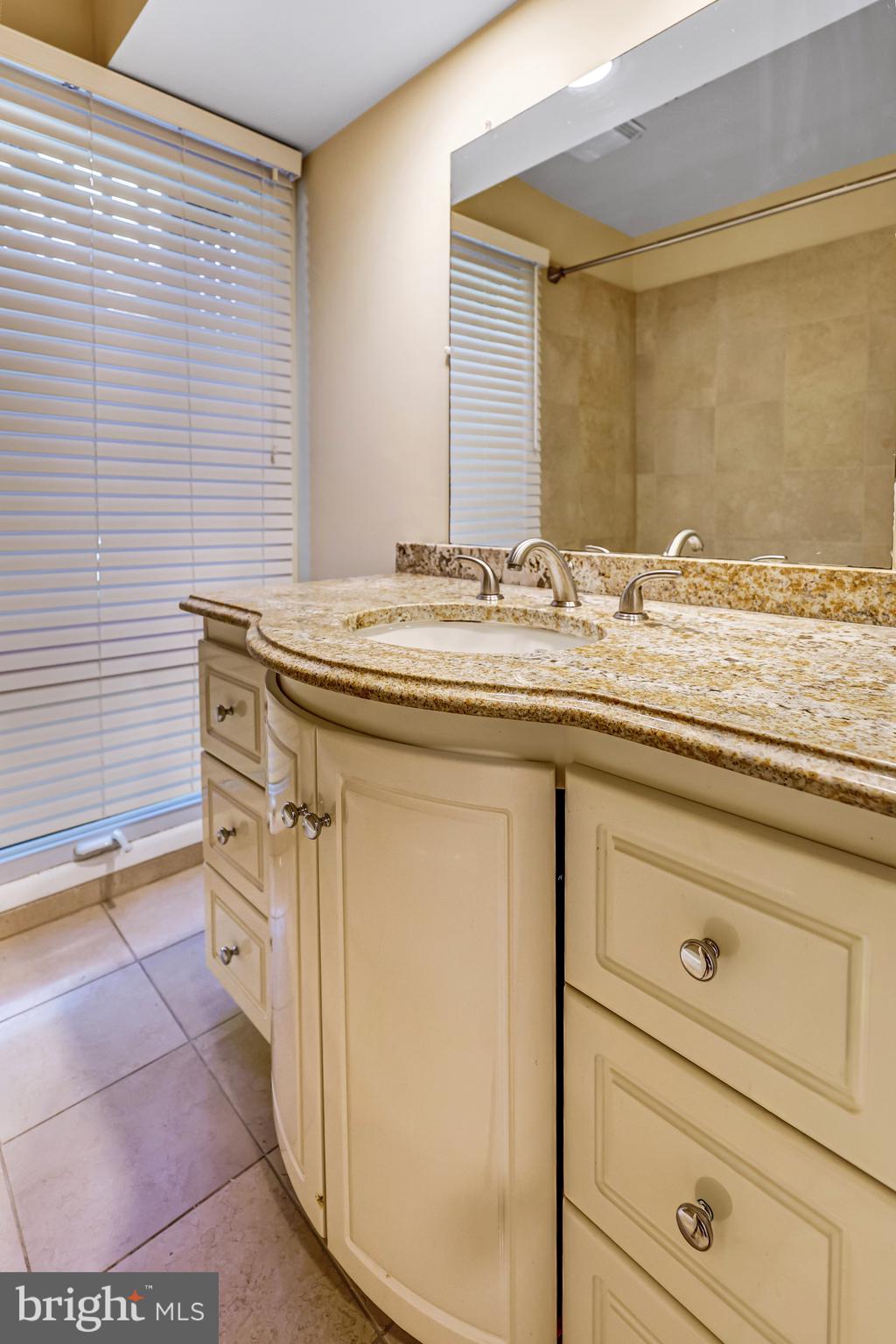 3712 MARYLAND STREET