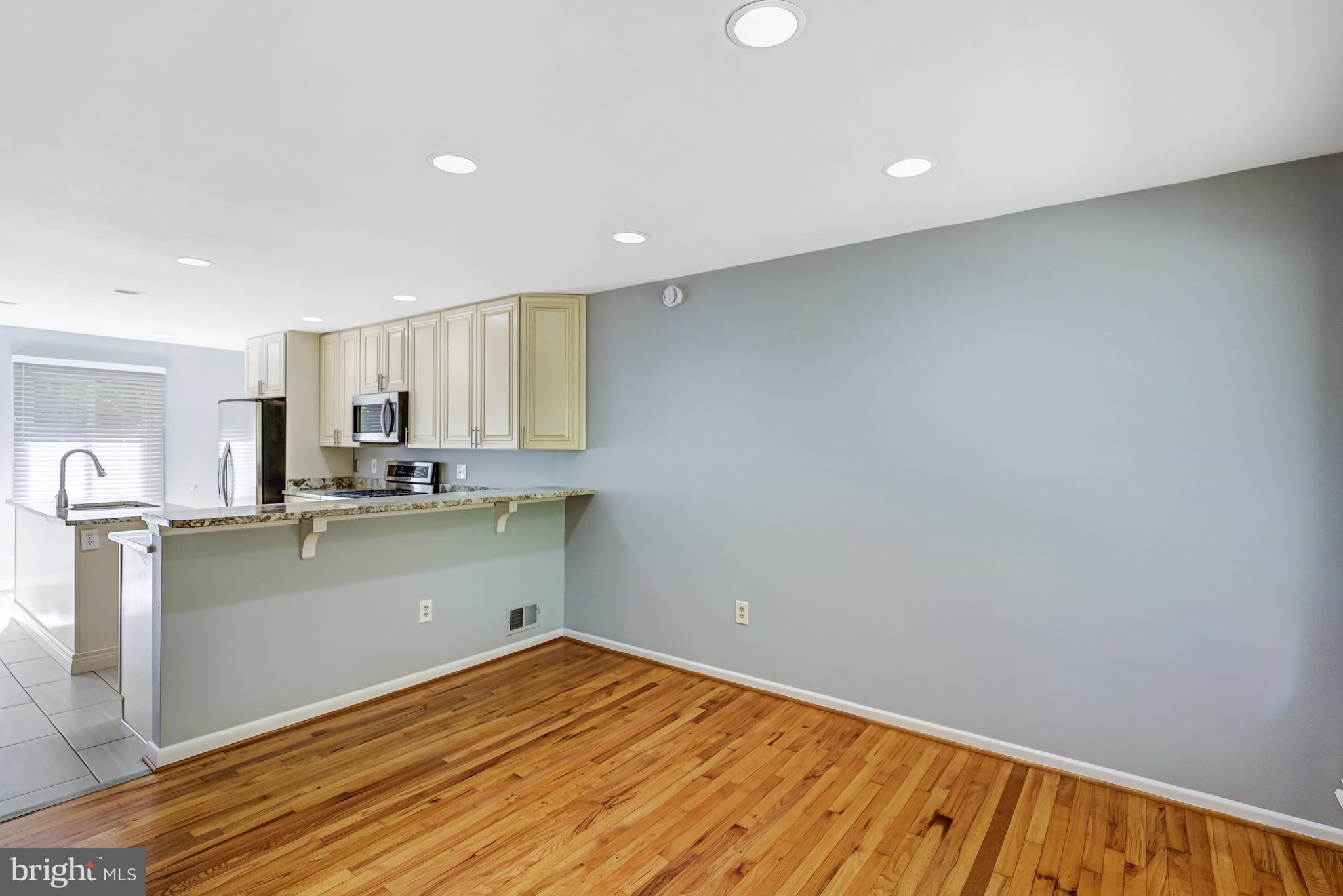 3712 MARYLAND STREET