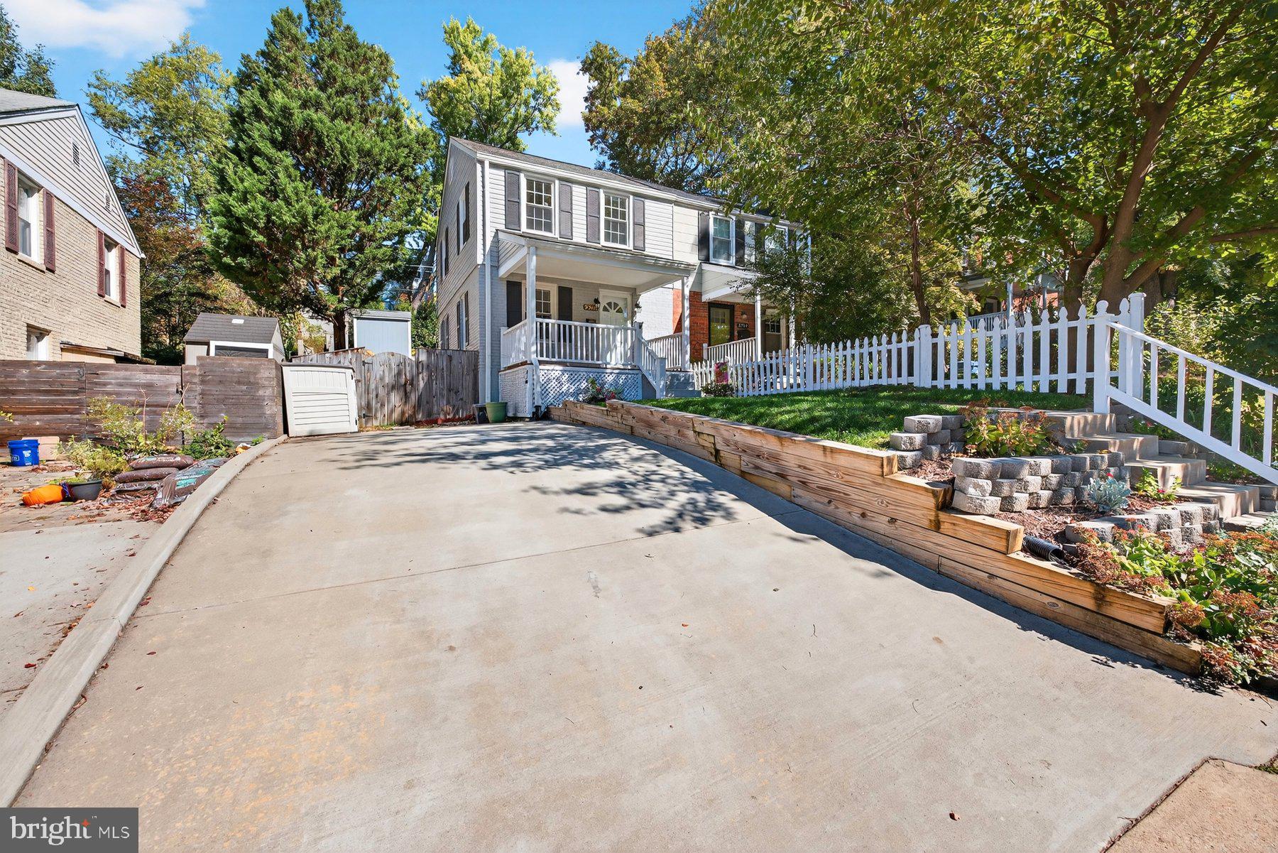 2706 FARMINGTON DRIVE